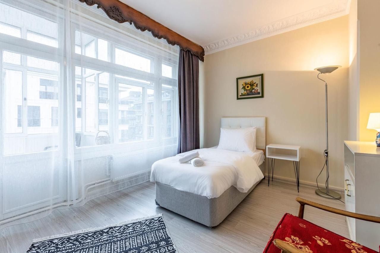Charming Apartment Surrounded By Vibrant Attractions In Kadikoy Istanbul Exterior foto